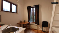 Idealement situé au coeur d'Ixelles a 100 metres de la place cocq ,au 1er étage  Lasne, Belgium Lumineux Studio au coeur d'Ixelles proche Flagey Entire rental unit vacation rental 50557719