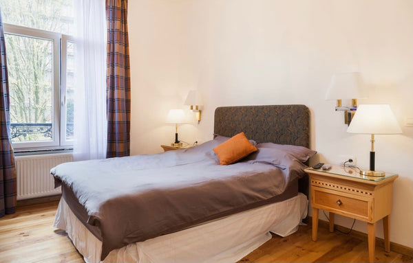 LOCATION & MANAGEMENT<br /><br />✔ Located in the heart of EU Quarter<br />✔ Pro Brussels, Belgium Cozy and quiet place in EU district Entire rental unit vacation rental 48416843