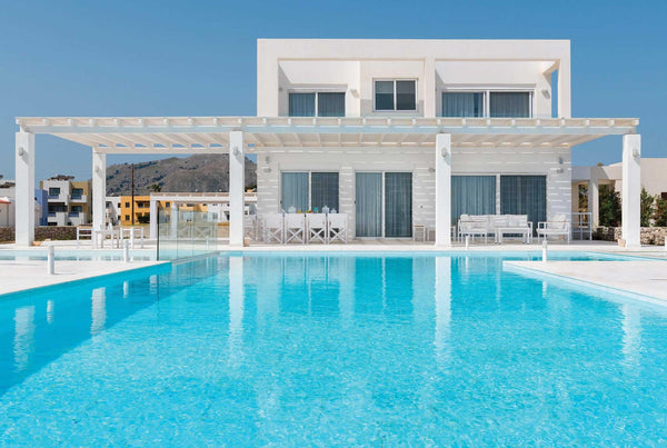 Sun, sea and style, Villa seashore is a stunning villa situated in a prime posit Maidstone, United Kingdom Beachfront sea views with hotel facilities Entire villa vacation rental 42256750