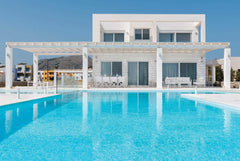 Sun, sea and style, Villa seashore is a stunning villa situated in a prime posit Maidstone, United Kingdom Beachfront sea views with hotel facilities Entire villa vacation rental 42256750