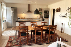 I får to private værelser med dobbeltseng i hvert værelse. Køkkenalrum, stue og  Copenhagen, Denmark To værelser i lys og rummelig lejlighed med altan Private room in condo vacation rental 52877192