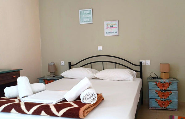 Set at the far end of Plakias, only a couple of minutes away from the main cente Plakias, Greece Εν Πλώ - Στούντιο Νο. 2 (Τρίκλινο) Entire rental unit vacation rental 609113769213281159