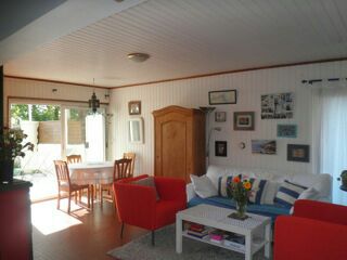 Petite maison agréable qui vous charmera par son ambiance Plage, Zen et Vacances Saint-Médard-en-Jalles, France MAISON DE VACANCES AGRÉABLE BIEN SITUÉE Entire home vacation rental 18687640