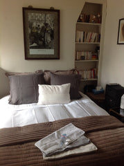 Salle de bain et toilettes à côté de la chambre à louer<br /><br /><b>The space< Paris, France Une chambre dans un très bel appart Private room in loft vacation rental 16306076