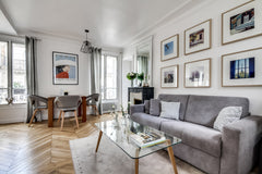 Located in ideal living area, close to shops, our lovely bright apartment with d Paris, France Parisian lovely place Entire rental unit vacation rental 4195472