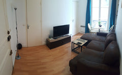 Dans le quartier mythique des Batignolles ou vivent de nombreuses célébrités. Vo Paris, France Appartement cosy près du Moulin Rouge Entire rental unit vacation rental 20248925