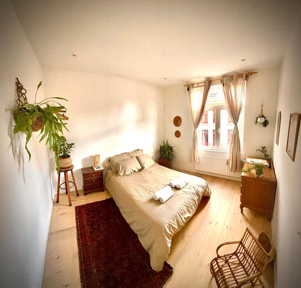 Profitez d’une chambre lumineuse et calme dans une maison St-Gilloise, située à   Charmante chambre St Gilloise au cœur de Bruxelles Private room in townhouse vacation rental 668056941031795946
