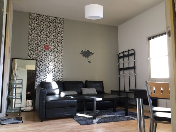 Ce studio est en plein cœur historique du quartier St PIERRE donnant sur les toi Villenave-d'Ornon, France petit nid douillet Entire rental unit vacation rental 23662985