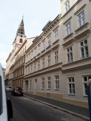 Quiet, private top floor apartment,with lift, modern, well-equipped, near U-bahn Scotland, United Kingdom Modern stylish flat close to Mariahilferstrasse Entire rental unit vacation rental 45949965