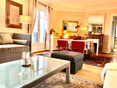 Possibilité de location moyenne durée sur demande..<br />Un bel appartement de 2 Paris, France Vue exceptionnelle calme # Montmartre #BESTOFPARIS Entire rental unit vacation rental 6983375