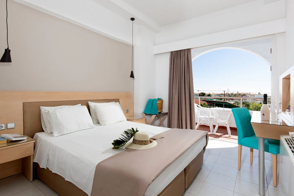 In your rate are INCLUDED ALL MEALS AND DRINKS, free Wifi, Sat TV, Pool Beds etc Greece Double Room with All Inclusive Room in hotel vacation rental 20260425