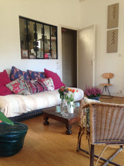 Chambre à prendre dans un joli appartement d’artiste ( celui de ma mère) situé d St-Genis-Laval, France Petit cocon dans les pentes Private room in rental unit vacation rental 29842680