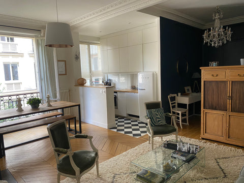 A typical parisian flat in one of the luxurious district of Paris. Close to Arc   Family flat 2 adults 2 kids, 15min Arc de Triomphe Entire rental unit vacation rental 2870593