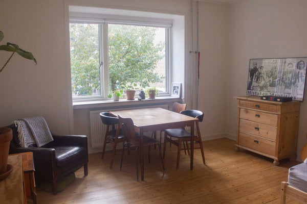Light room with nice simple interior design.<br />The place is located near good Copenhagen, Denmark 2 room apartment in quiet but lively neighberhood Entire rental unit vacation rental 29475836