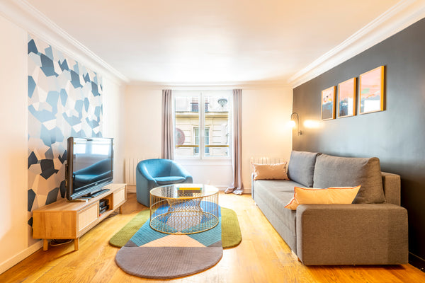 Close to the metro, central and historical district, lots of typical restaurants Paris, France ROSE-Apartment-Suite-Ensuite with Shower Entire rental unit vacation rental 11313221