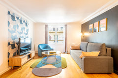 Close to the metro, central and historical district, lots of typical restaurants Paris, France ROSE-Apartment-Suite-Ensuite with Shower Entire rental unit vacation rental 11313221