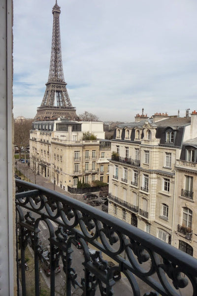 This magnificent 2 bedroom apartment, in the heart of Paris in the 7th arrondiss Bordeaux, France Spacious and luxurious - Amazing Eiffel tower view Entire rental unit vacation rental 18220938