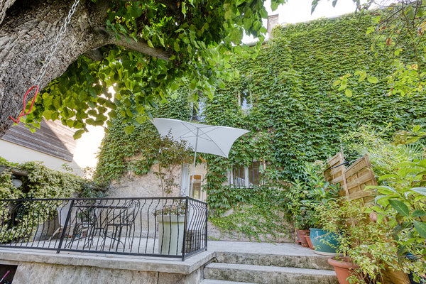 maison independante avec jardin ,extremement confortable avec 3 niveaux  situé à Montrouge, France charmante maison avec jardin Entire home vacation rental 23783406