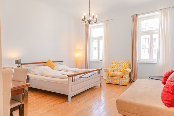 Eine wunderschöne, stylische Wohnung in einem historischen Wiener Altbaugebäude   Cheerful 2BR Apartment - Suitable for Longstays Entire rental unit vacation rental 681718322129402993