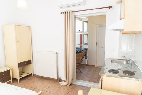 Bluewind apartments are located one minute walk from the beach and the Bus Stati Kissamos, Greece Bluewind studio near the sea - Enjoy the beach Entire rental unit vacation rental 42776701