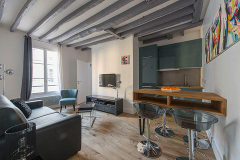 43 square meters, one bedroom apartment, renovated. Second (European) floor, no  Paris, France Catherine de Jarente, 2BR/2BA, 5 people Entire rental unit vacation rental 13854663