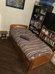 Lit simple et chambre cosy en plein coeur de Paris, dans le quartier du Canal St  Chambre privée au coeur de Paris Private room in rental unit vacation rental 23854831