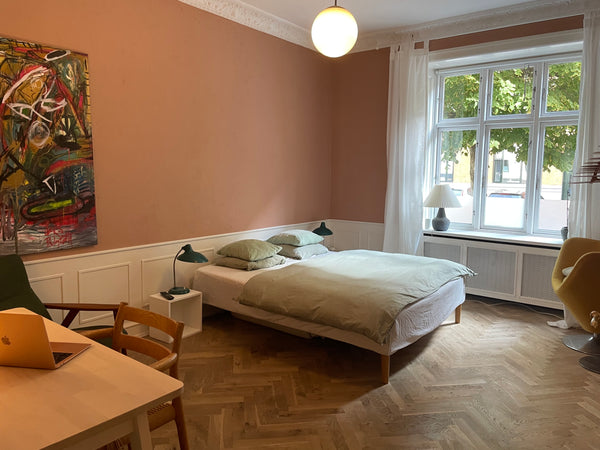 Værelse på indre Frederiksberg, tæt ved metro station Forum og city. Privat bade Copenhagen, Denmark Værelse egen indgang eget badeværelse, tæt på city Private room in guest suite vacation rental 19373432