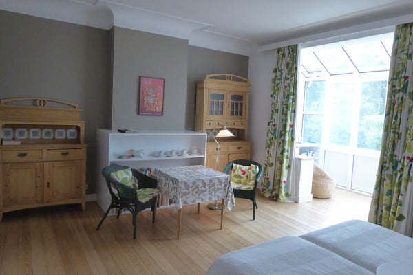 Spacious and brightful twin bed room with a fridge and a microwave.  Very quiet  Brussels, Belgium Brightful and spacious twin bed room in Uccle Private room in bed and breakfast vacation rental 26113015