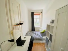 FULLY FURNISHED ROOM (room 2) inclusive CLEANING in a nice area of Vienna near D Vienna, Austria Flat share- close to 1st district Private room in rental unit vacation rental 51465893