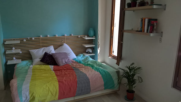 This studio apartment can host 2 people, 3 if you're comfortable sleeping really Montpellier, France Buttes Chaumont, studio in a very cute street Entire rental unit vacation rental 13406122
