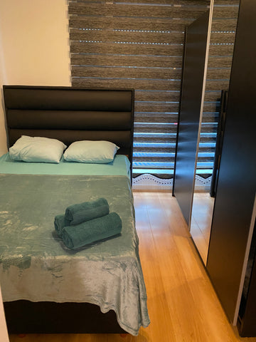 Bien situé au centre ville , 5 min à pied grand place . Toute le magasin e point Sint-Joost-ten-Node, Belgium Chambre très charmant au milieu du centre ville Private room in casa particular vacation rental 50835107