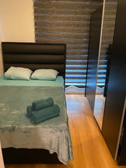 Bien situé au centre ville , 5 min à pied grand place . Toute le magasin e point Sint-Joost-ten-Node, Belgium Chambre très charmant au milieu du centre ville Private room in casa particular vacation rental 50835107