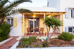 YELLOW  STUDIO<br />3 PEOPLE  25FT2: is a one-room house with a fully equipped k  (Y.ST) 5' distanced from beach, peacefull, quiet Entire rental unit vacation rental 48655833