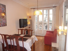 2 rooms, 50 m² for 3 people.<br />Clear in a very beautiful building (XIXth cent  Beaubourg apartment in Le Marais! Entire rental unit vacation rental 12527868