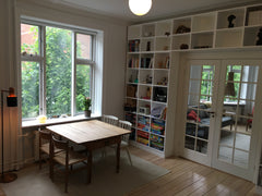 Disse to værelser er sammenhængende og lyse. Begge rummer en 1,5 seng. Det ene r Copenhagen, Denmark To lyse sammenhængende værelser m egen spiseplads. Private room in condo vacation rental 51074407