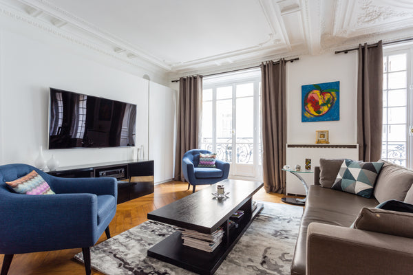 If you love Paris , you will love this flat.<br />It represents the typical Pari Paris, France 1100 Sqft - 2 beds - Great location! Entire rental unit vacation rental 11136200
