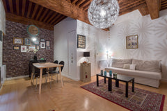 Studio de 39 m2  situé au coeur de la presqu'ile lyonnaise dans le 1er arrondiss Saint-Amour, France Studio Presqu'Ile Entire rental unit vacation rental 10056144