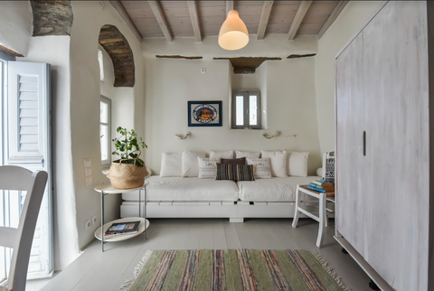 Set in the upper part of a traditional village, the house, though small, is on t  Charme Total Cycladic home vacation rental 50260631