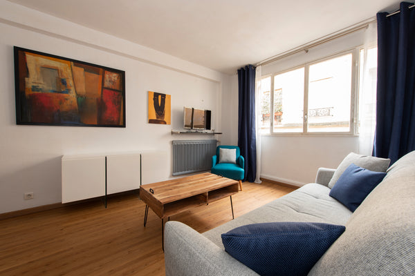 Studio de 26 m2 au 3è étage avec ascenseur sur rue dans une petite rue du Haut M Paris, France Yes Boss, Large studio, 2 people Entire rental unit vacation rental 3539656