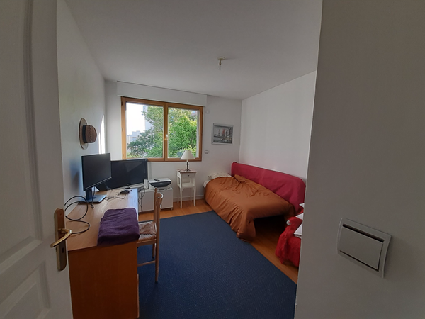 Oubliez vos soucis dans ce logement spacieux et serein. Nous louons la chambre d Rouen, France Chambre chez l'habitant à Lyon Private room in rental unit vacation rental 53479185