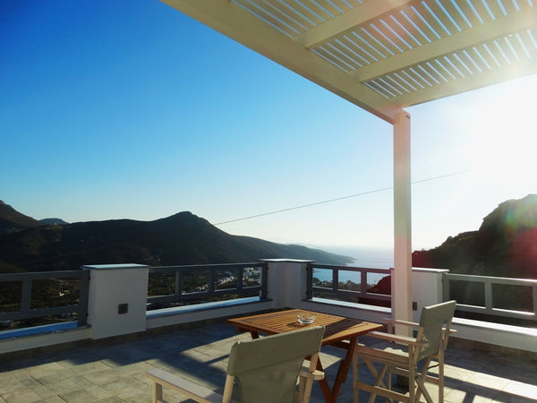 H αγάπη μας για το απέραντο γαλάζιο του Αιγαίου σε συνδυασμό με το Κυκλαδίτικο ά  Skopelitis Village Apartment II - Amorgos Entire serviced apartment vacation rental 32106589