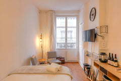 You will stay in a pleasant studio ideally located in Lyon in a lively area. You Lyon, France MODERN STUDIO -  PLACE GUICHARD IN CENTRAL LYON Entire rental unit vacation rental 42852834