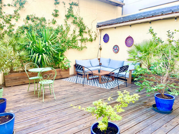 Like a house in center of Paris. Charming 3 bedrooms flat well-furnished with hu Paris, France 3 bedrooms near Eiffel Tower sunny private terrace Entire rental unit vacation rental 18833724