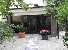Das kleine Wunder ist ein **MUST SEE** mitten in Wien!<br />Alles was man benöti Ebreichsdorf, Austria Microhome near to Vienna Stadthalle MUST SEE ***** Tiny home vacation rental 37642445