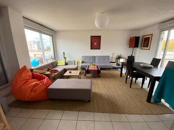 Duplex spacieux et lumineux, avec deux places de parking. Idéalement situé dans  Strasbourg, France Beau duplex à Laennec Entire rental unit vacation rental 46940645