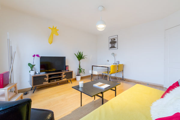 Beautiful 2 room appartment of 21m ² + balcony, fully equipped, located in the h Paris, France Beautiful 2p 55m2 with balcony Entire rental unit vacation rental 5843559