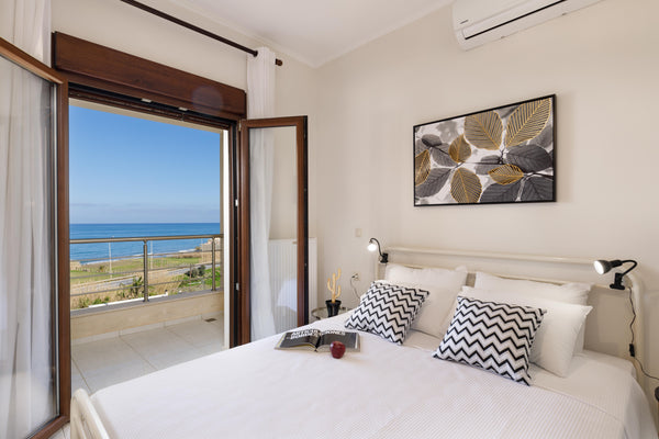 Sky Hill - Holiday Apartments is a complex of Sea View apartments situated in Sf Rethimnon, Greece Sky Hill - 