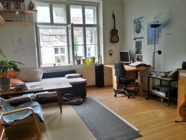 Meine Altbauwohnung im dritten Stock (ohne Aufzug) ist angenehm hell und ruhig ( Vienna, Austria Helle, ruhige Altbauwohnung, 44m² Entire rental unit vacation rental 3375449