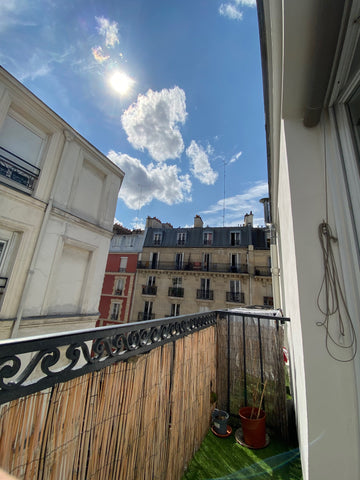 /!\ no wifi /!\  <br />But we could install a 4g spot if you need<br /><br />Thi Paris, France Family time in Montmartre - Balcon Entire rental unit vacation rental 29174448