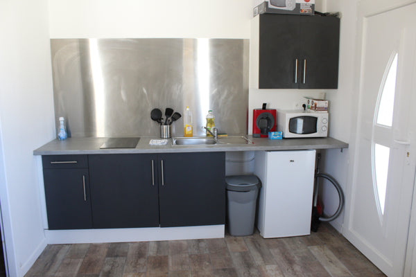 Situé à Bègles, ce studio de 25m² proche du tramway ligne C (650m) est situé dan Talence, France Apt1 Bègles proche tramway + Parking Entire rental unit vacation rental 23259685